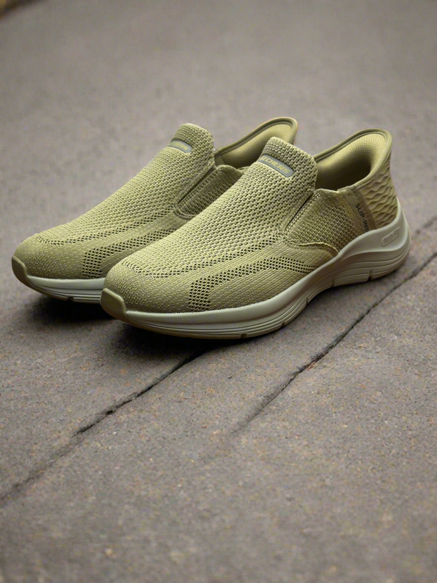 Beige SKECHER’S