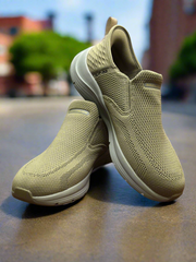 Beige SKECHER’S