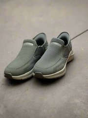 Grey SKECHER’S