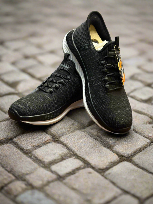Black SKECHER’S