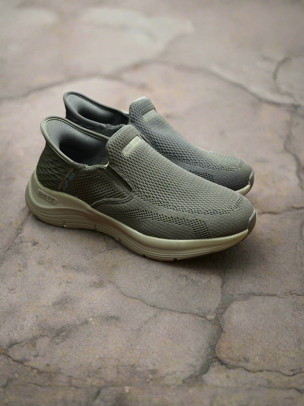 Grey SKECHER’S