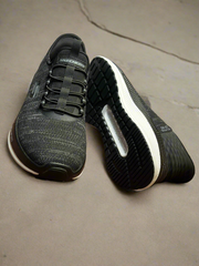 Black SKECHER’S