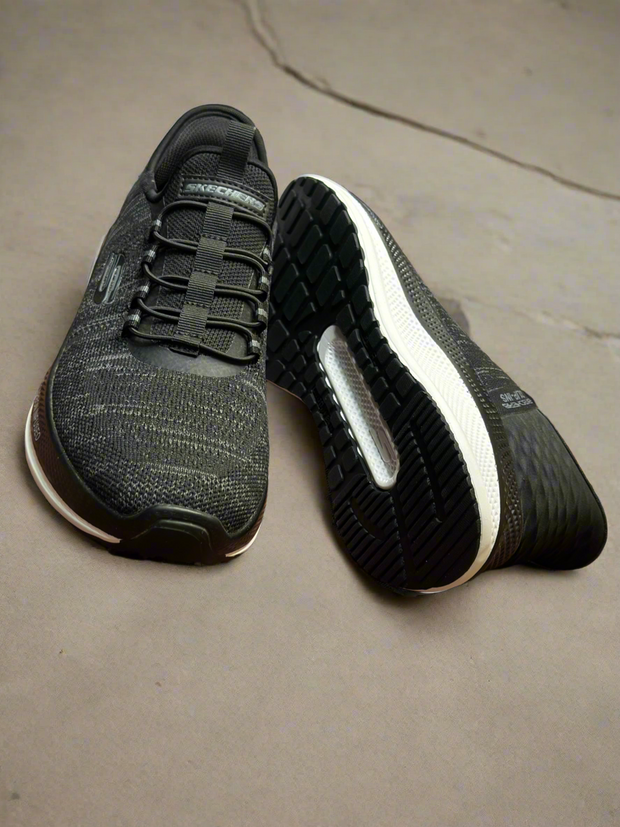 Black SKECHER’S