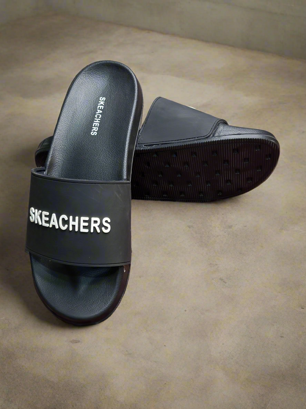 Skeachers Black SLIPPER’S