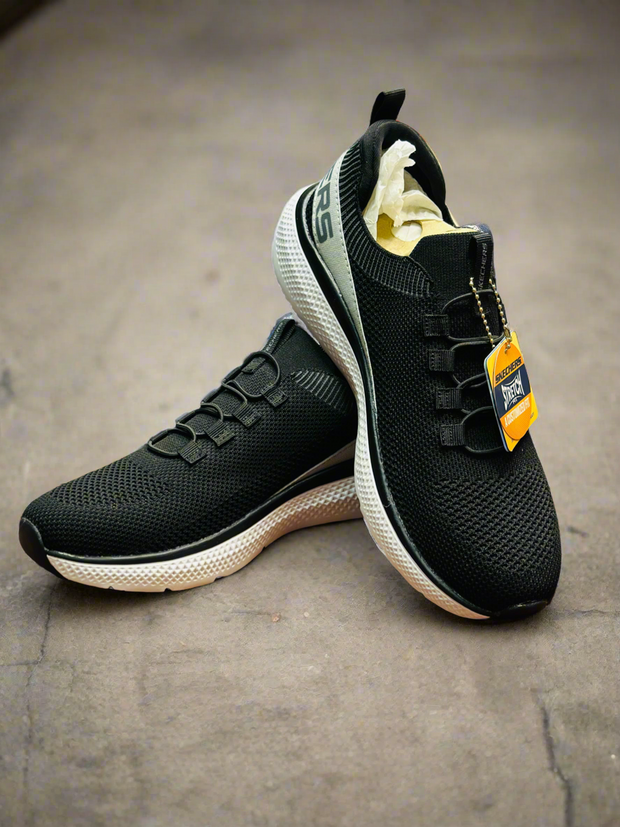 Black SKECHER’S