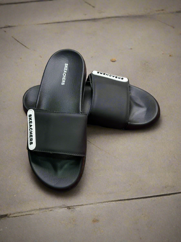 Skeachers Black SLIPPER’S