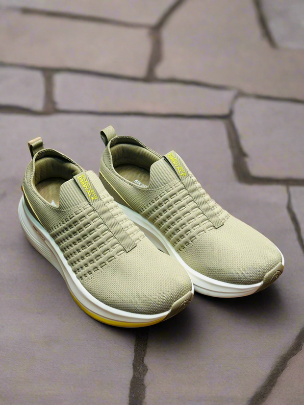 Beige SKECHER’S