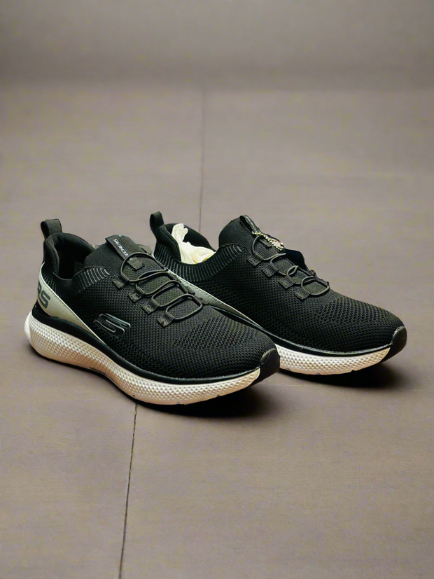 Black SKECHER’S