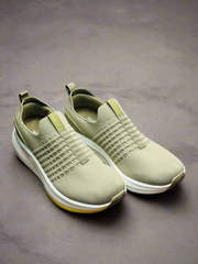 Beige SKECHER’S