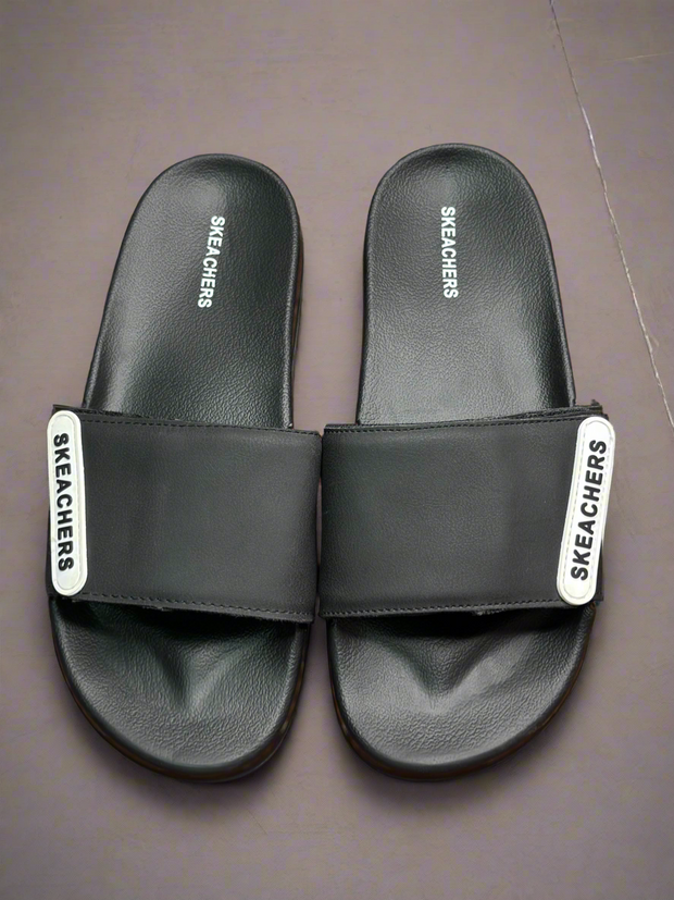 Skeachers Black SLIPPER’S